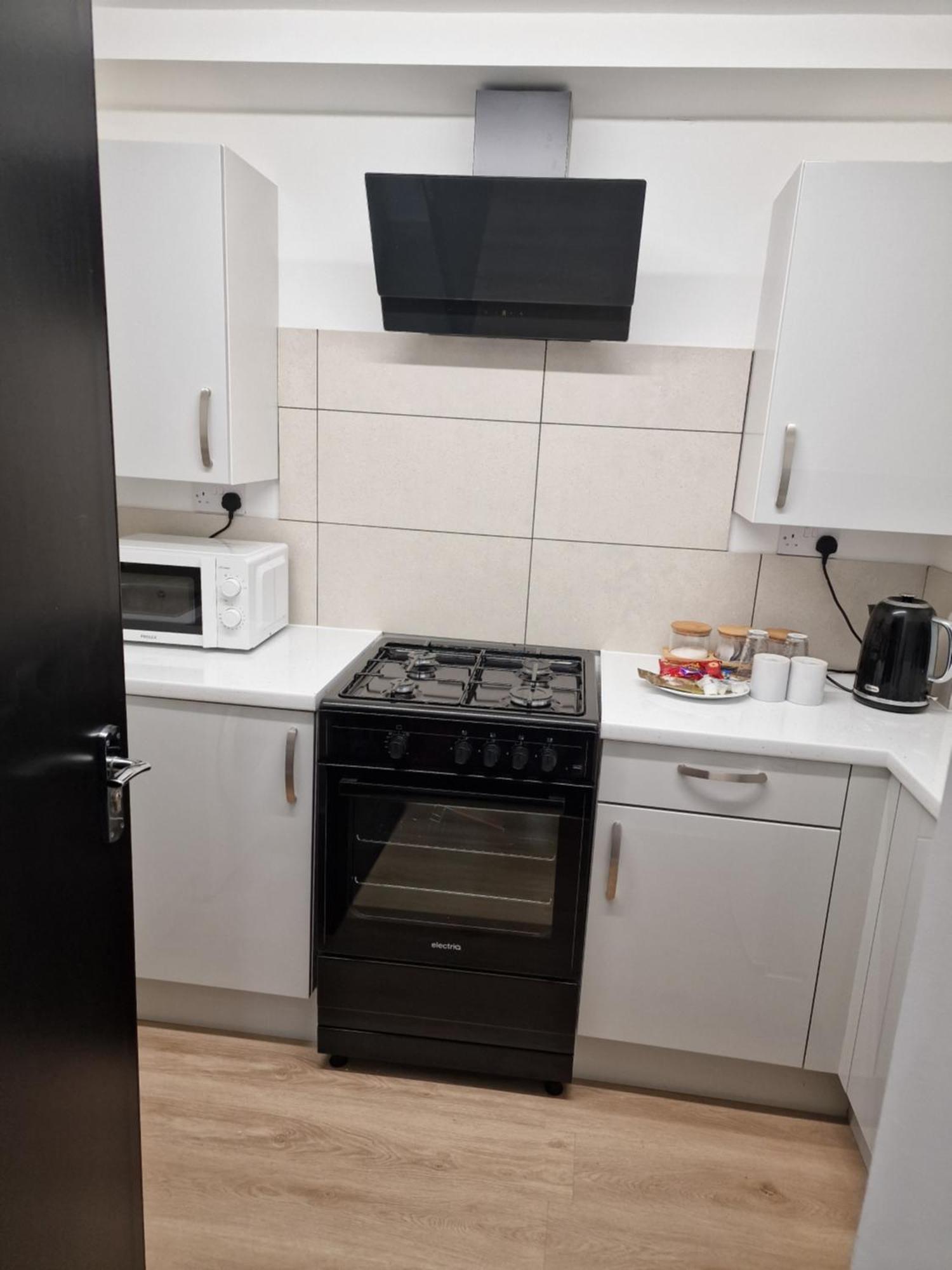 Ckb Flat- Comfort, Cosy, And Secure! Codsall Екстериор снимка