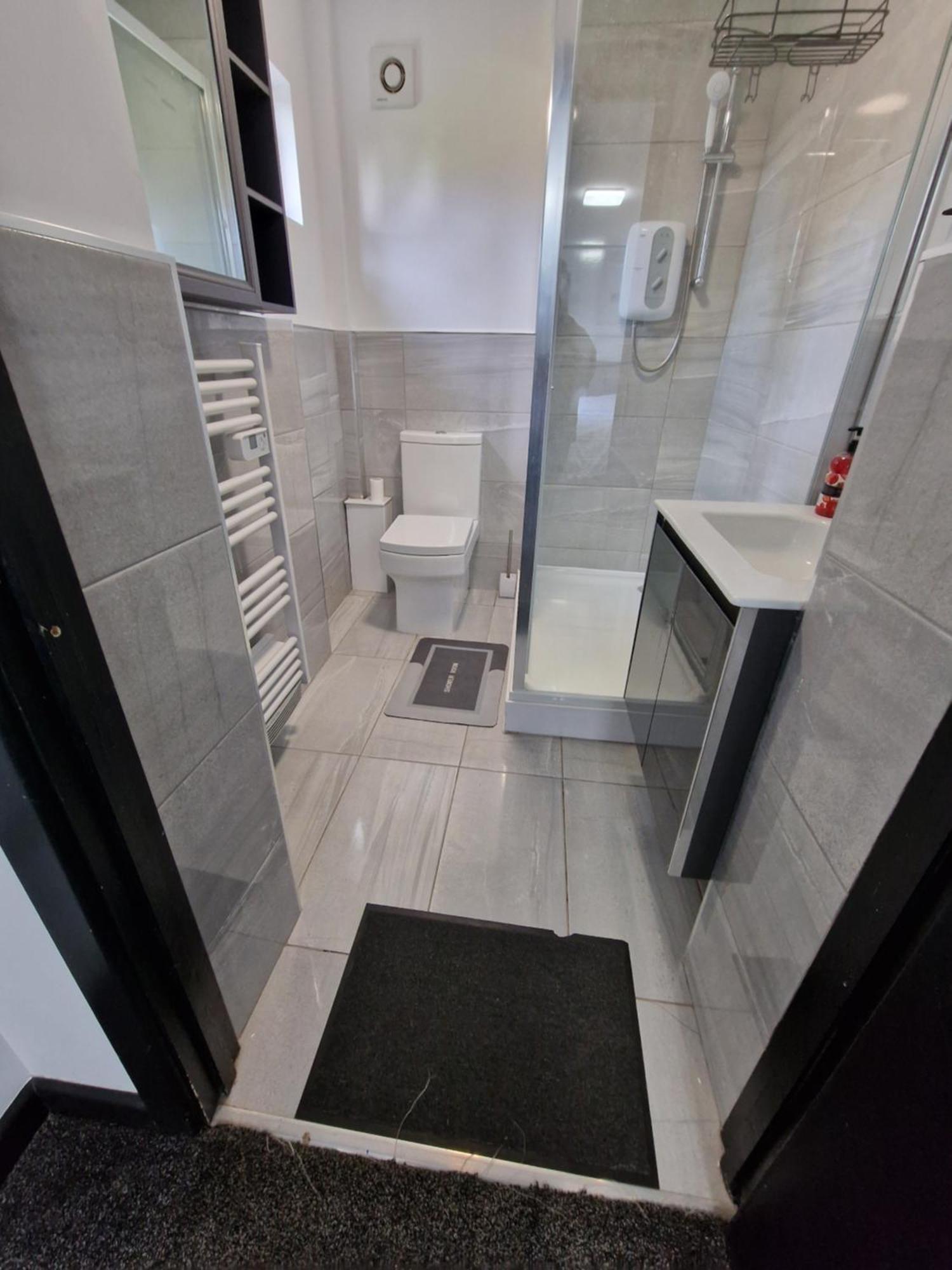 Ckb Flat- Comfort, Cosy, And Secure! Codsall Екстериор снимка